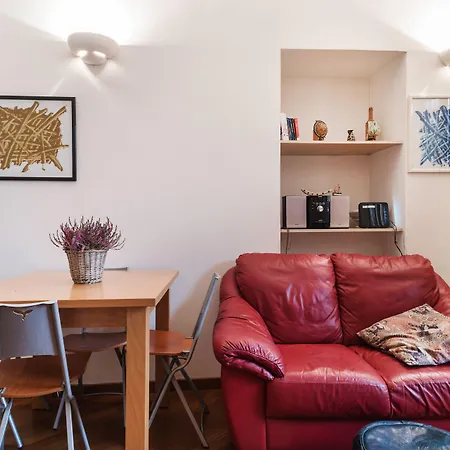 Guesthost - Apartment Bologna