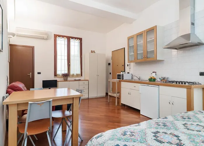 Apartment Guesthost - *