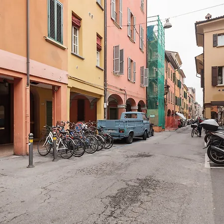 Guesthost - * Bologna